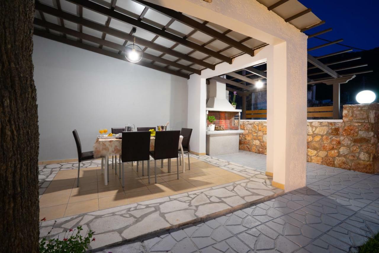 Fontana Luxury Villa Salakos With Pool Near Beach Extérieur photo